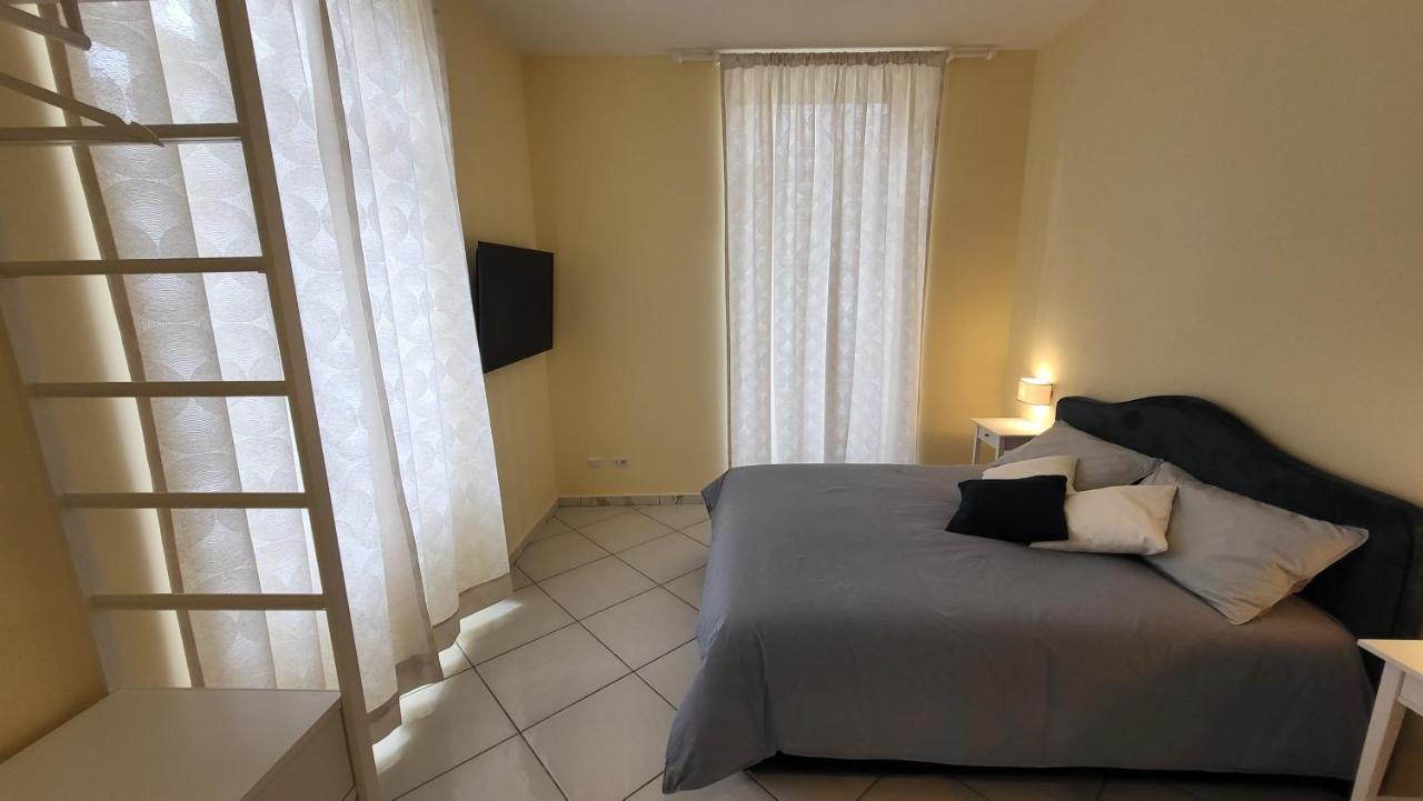 La Casa Di Bruno Suites เนเปิลส์ ภายนอก รูปภาพ