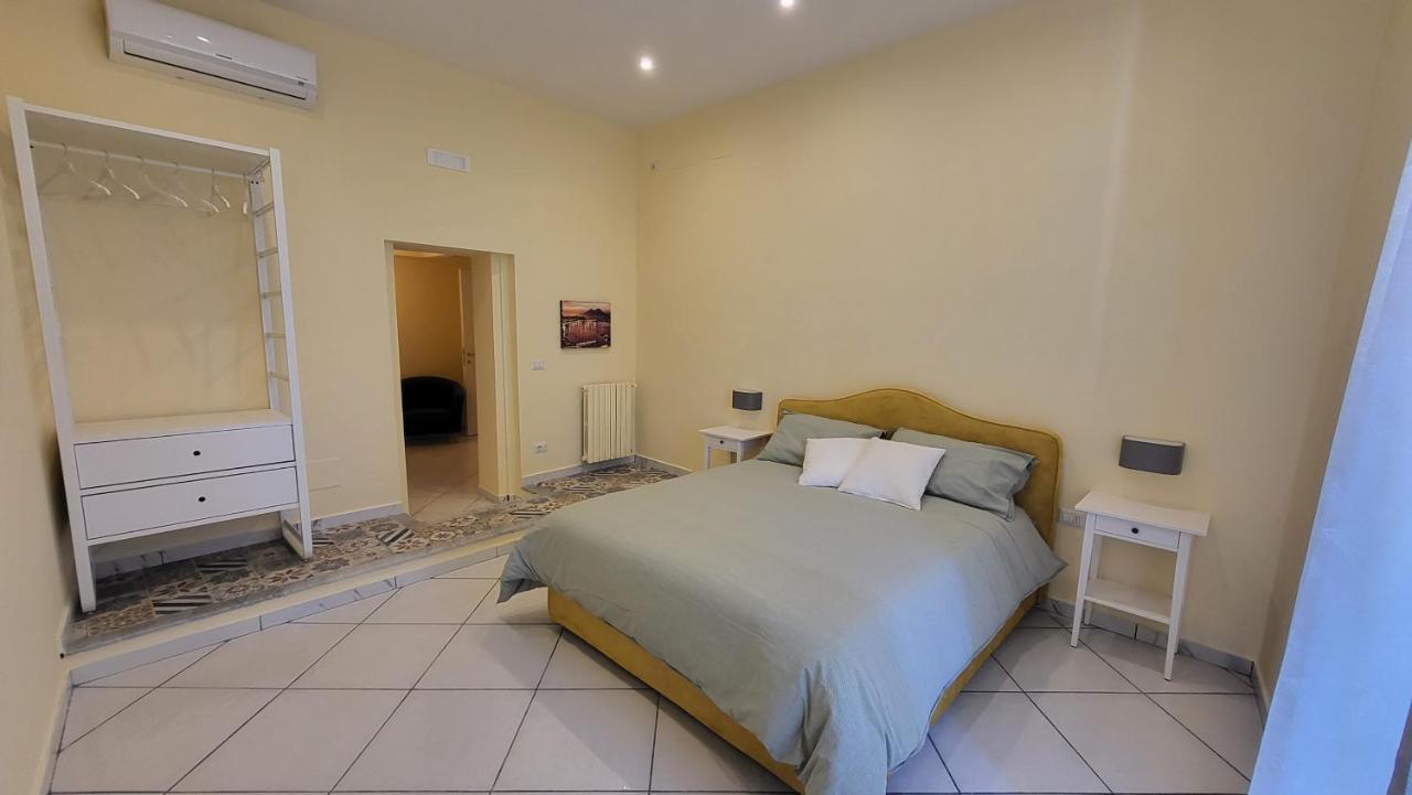 La Casa Di Bruno Suites เนเปิลส์ ภายนอก รูปภาพ