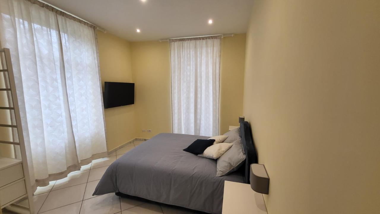 La Casa Di Bruno Suites เนเปิลส์ ภายนอก รูปภาพ