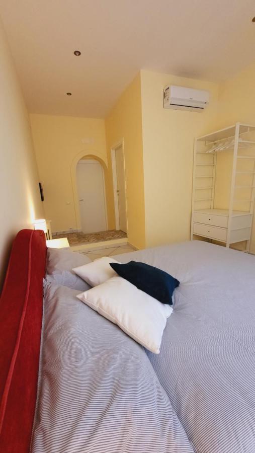 La Casa Di Bruno Suites เนเปิลส์ ภายนอก รูปภาพ